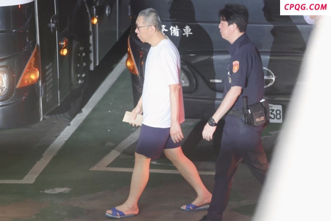 柯文哲交保配戴电子脚环出狱 限制出境与住居
