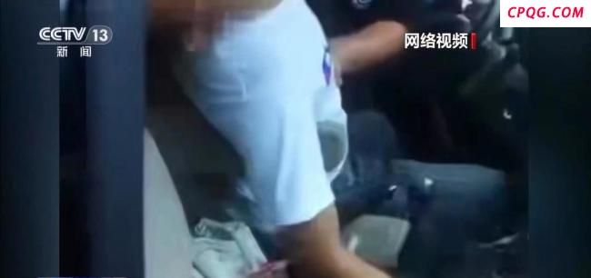 干冰放冰箱里炸了：干冰不是冰，储存需谨慎