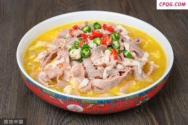 鸭肉卷冒充牛肉卷向校食堂供货 不法分子牟利被判刑罚