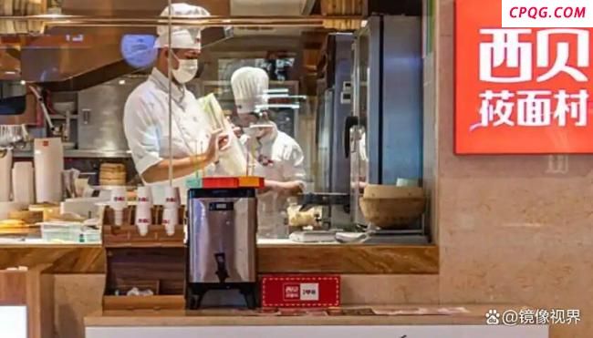 西贝涉事门店客流比平时还多几十桌