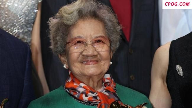 陈奇女儿：母亲一生都在为艺术付出