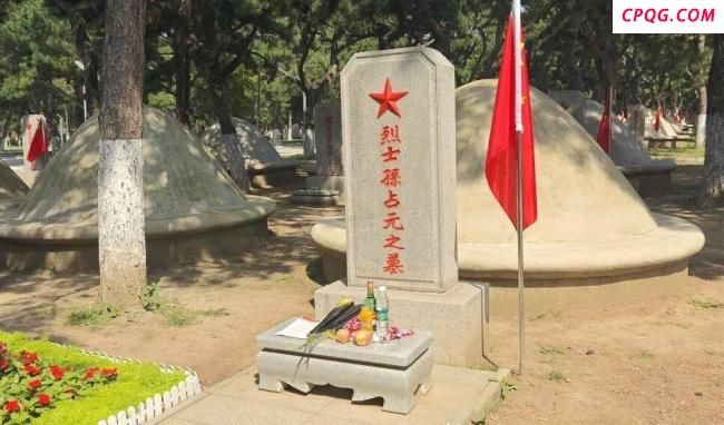 孙占元烈士墓前有一封手写信 这盛世，如您所愿
