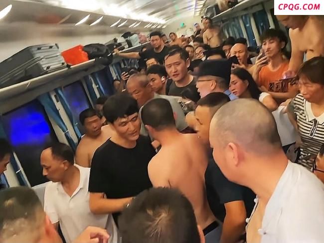 广东城际列车大量乘客漏乘？官方回应 管理疏忽引质疑