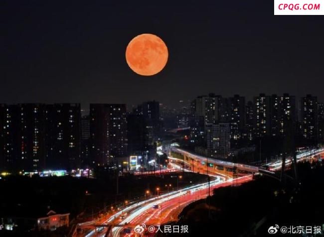 十六的月亮圆了 超级月亮如约而至
